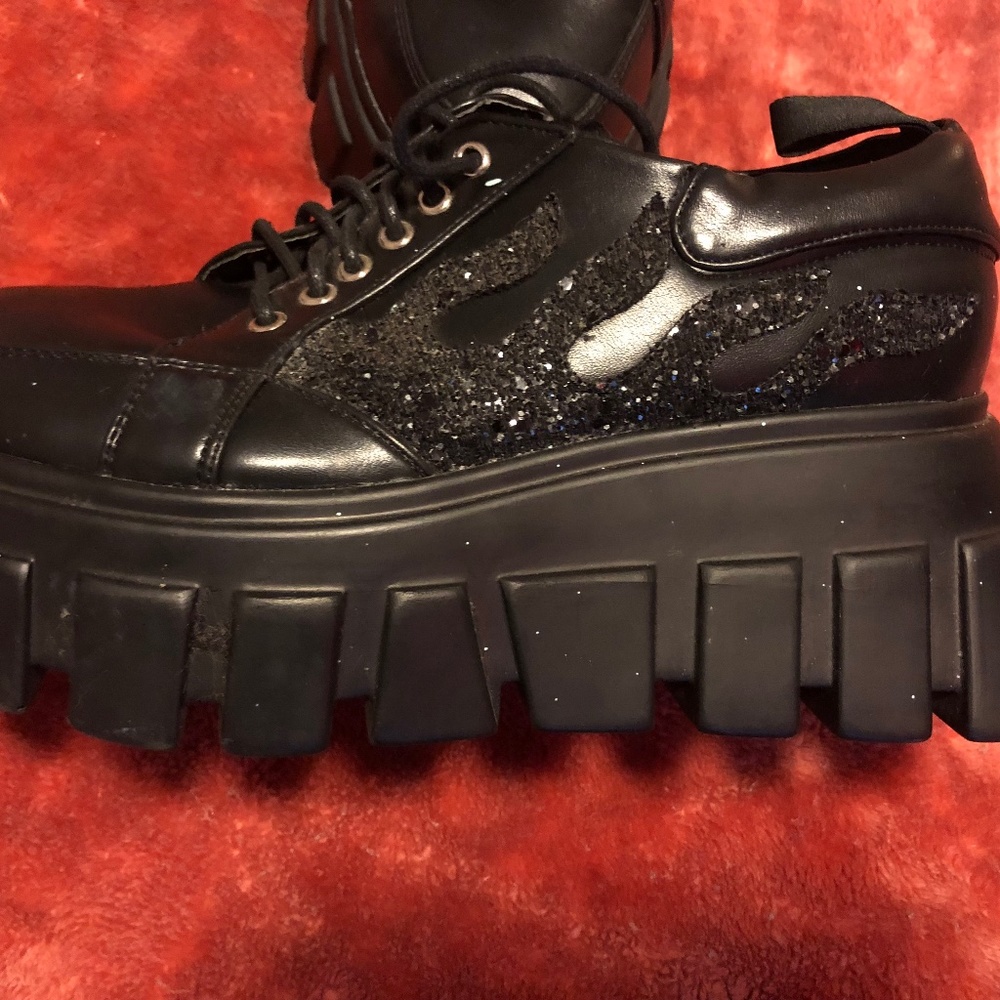 Dolls Kill shoes